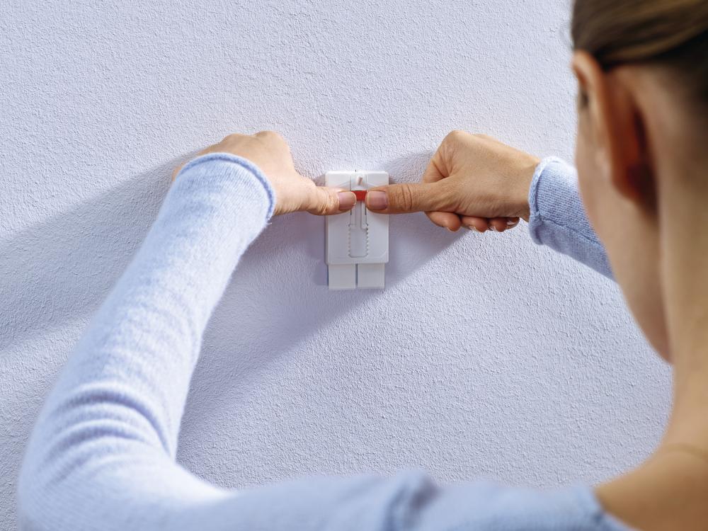 Tesa - Verstelbare zelfklevende spijker voor alle soorten muren (max 2x2kg)