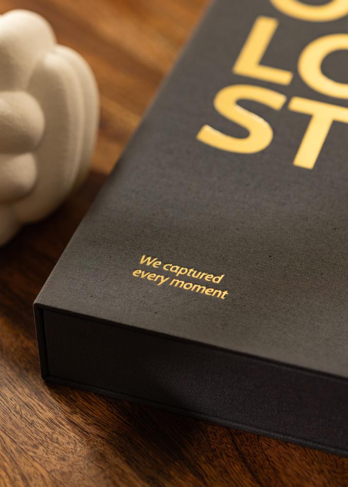 KAILA OUR LOVE STORY Black - Coffee Table Photo Album (60 Zwarte zijden)