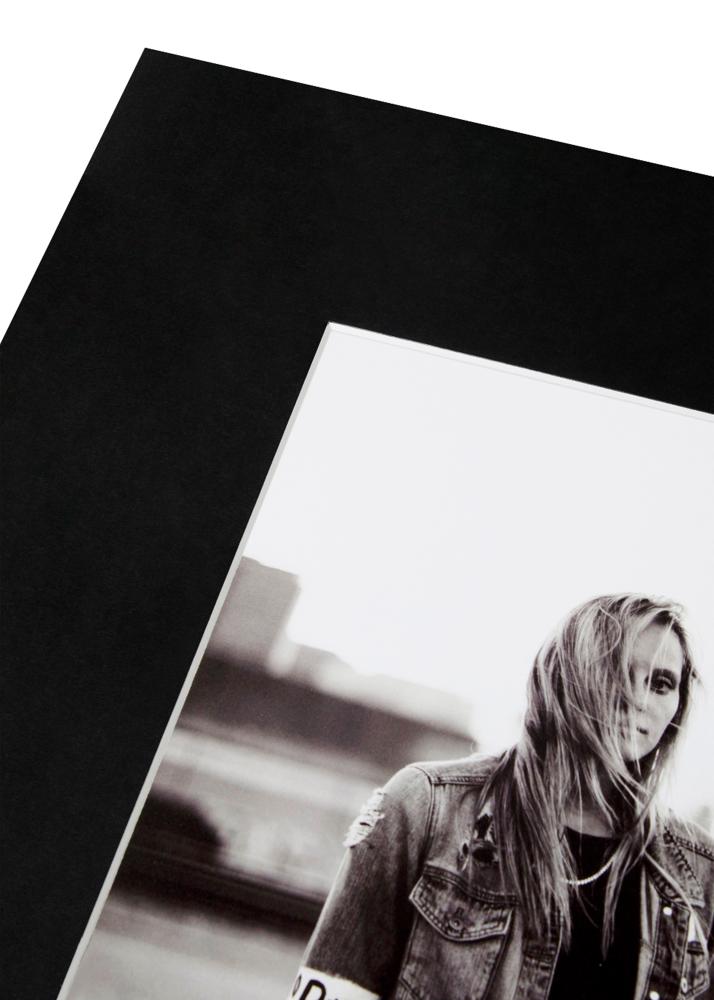 Passe-partout XL Zwart (Witte kern) 50x50 cm (29x29)